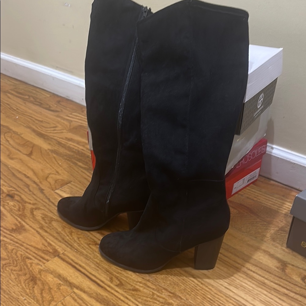 Women's Black Knee-High Boots